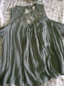 Arizona Jean's Lace Keyhole Top